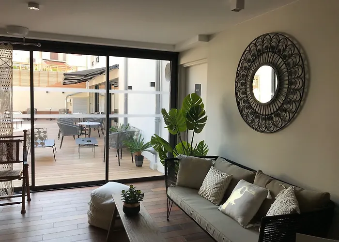 La Port D'antibes & Отель Антиб